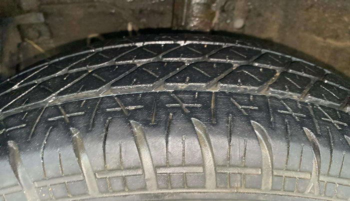 2017 Maruti Swift VXI, Petrol, Manual, 47,736 km, Left Front Tyre Tread