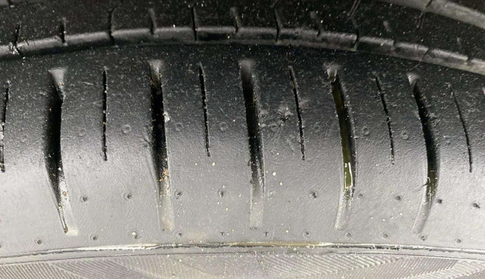 2022 Maruti Baleno ALPHA PETROL 1.2, Petrol, Manual, 17,730 km, Left Front Tyre Tread