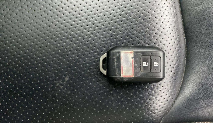 2022 Maruti Baleno ALPHA PETROL 1.2, Petrol, Manual, 17,730 km, Key Close Up