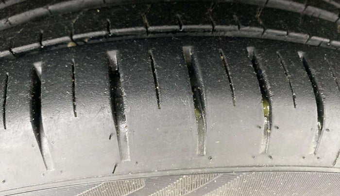 2022 Maruti Baleno ALPHA PETROL 1.2, Petrol, Manual, 17,730 km, Right Front Tyre Tread