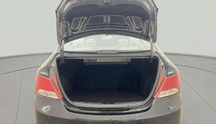 2017 Hyundai Verna 1.6 VTVT SX AT, Petrol, Automatic, 74,184 km, Boot Inside