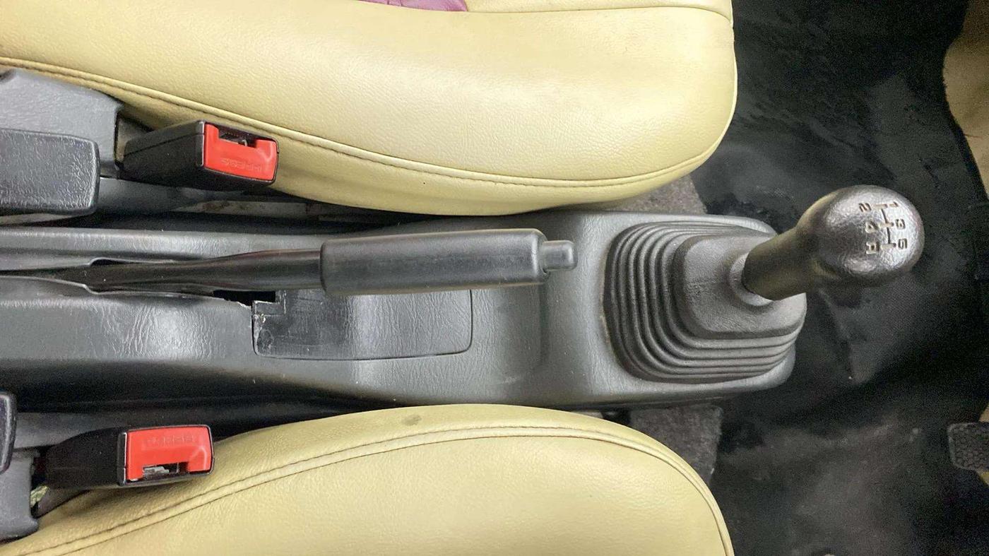 2014 Maruti Eeco 5 STR WITH A/C+HTR, Petrol, Manual, 61,034 km, Gear Lever
