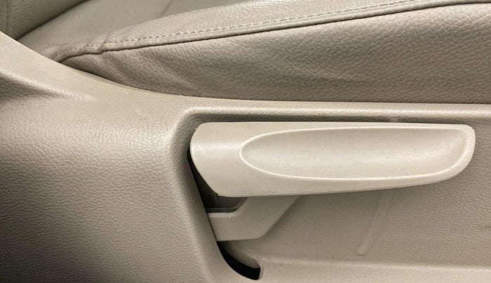 2017 Volkswagen Vento HIGHLINE PETROL AT, Petrol, Automatic, 61,985 km, Driver Side Adjustment Panel