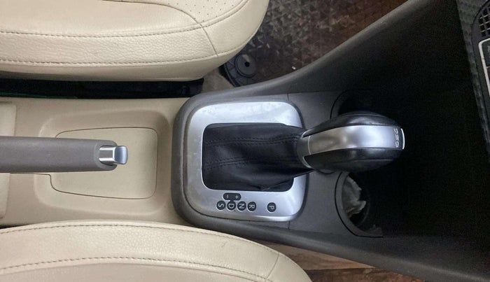 2017 Volkswagen Vento HIGHLINE PETROL AT, Petrol, Automatic, 61,985 km, Gear Lever
