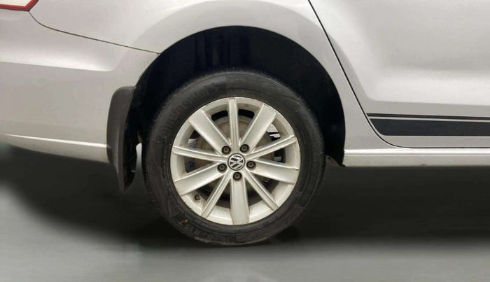 2017 Volkswagen Vento HIGHLINE PETROL AT, Petrol, Automatic, 61,985 km, Right Rear Wheel