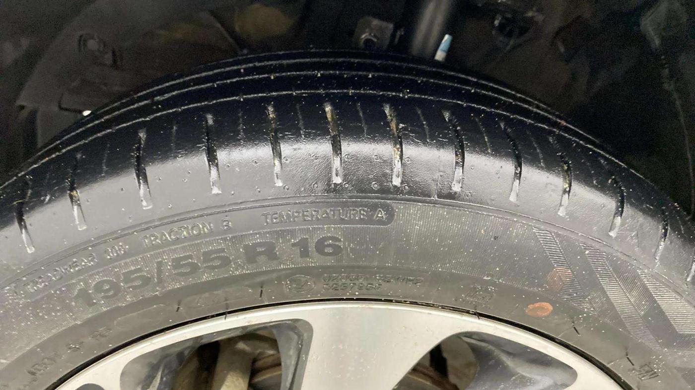 2019 Maruti Baleno ZETA PETROL 1.2, Petrol, Manual, 54,489 km, Left Front Tyre Tread