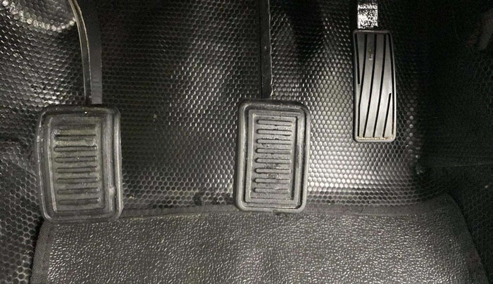 2022 Mahindra Bolero B4, Diesel, Manual, 48,373 km, Pedals