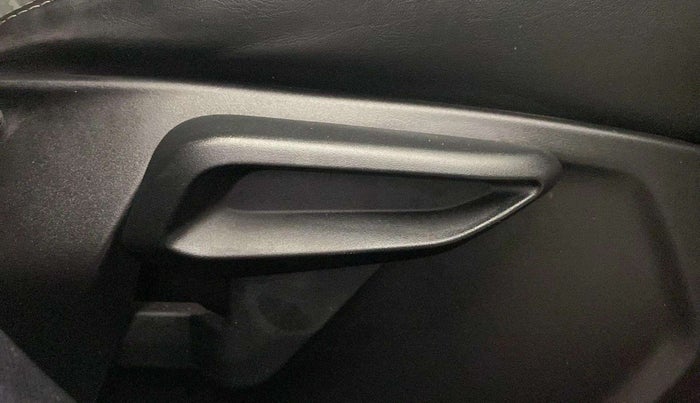 2020 Tata NEXON XZA PLUS SUNROOF DUAL TONE PETROL, Petrol, Automatic, 59,979 km, Driver Side Adjustment Panel