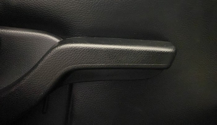 2018 Honda BR-V 1.5L I- DTEC S, Diesel, Manual, 1,38,716 km, Driver Side Adjustment Panel