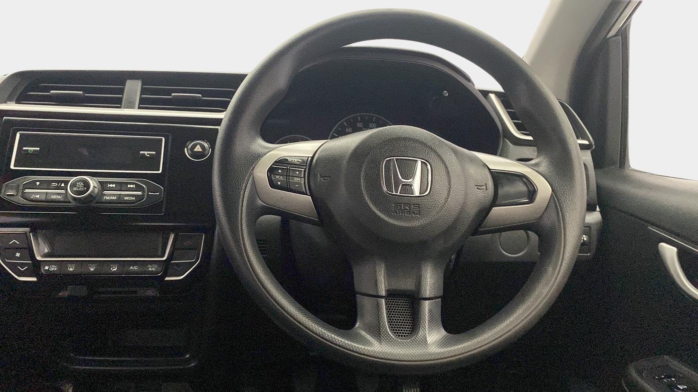 2018 Honda BR-V 1.5L I- DTEC S, Diesel, Manual, 1,39,119 km, Steering Wheel Close Up