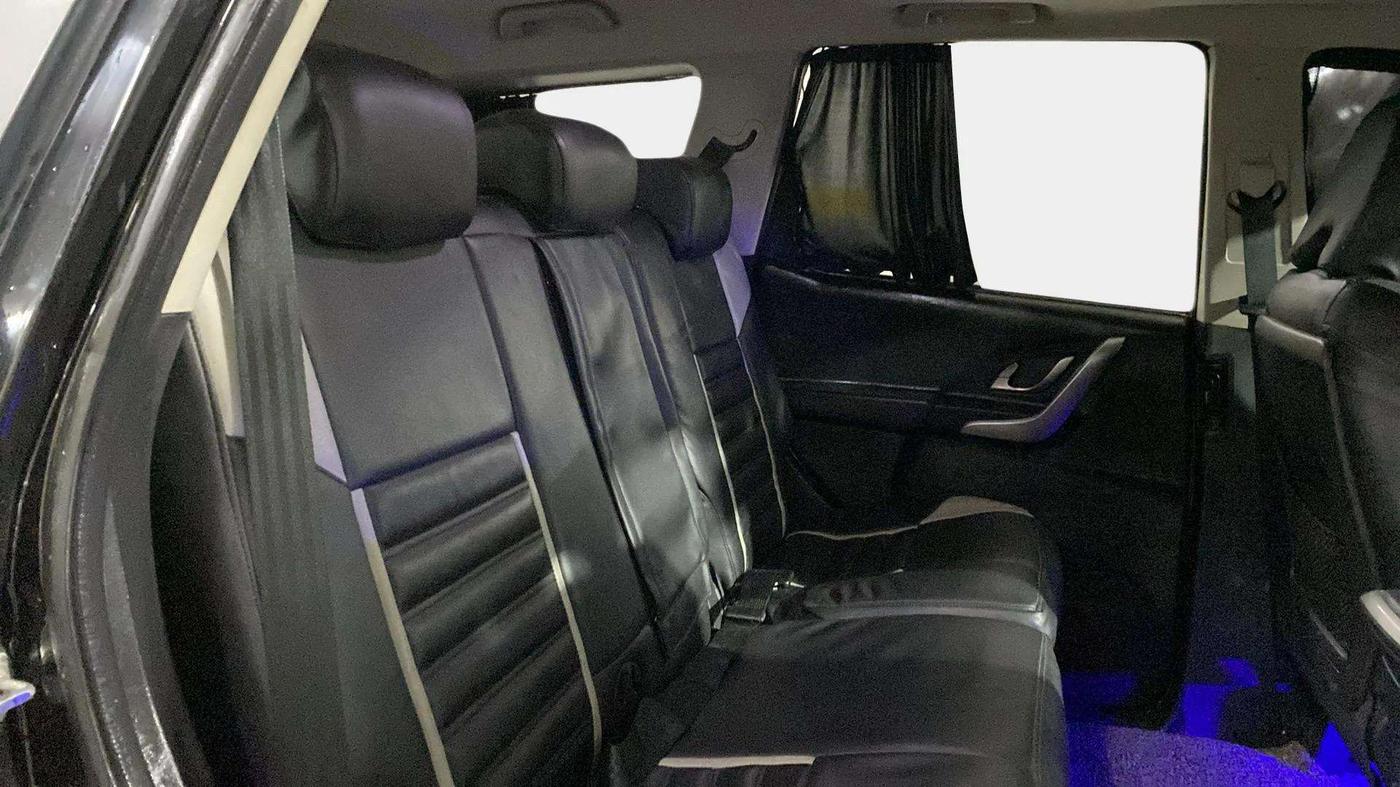 2019 Mahindra XUV500 W9, Diesel, Manual, 35,650 km, Right Side Rear Door Cabin