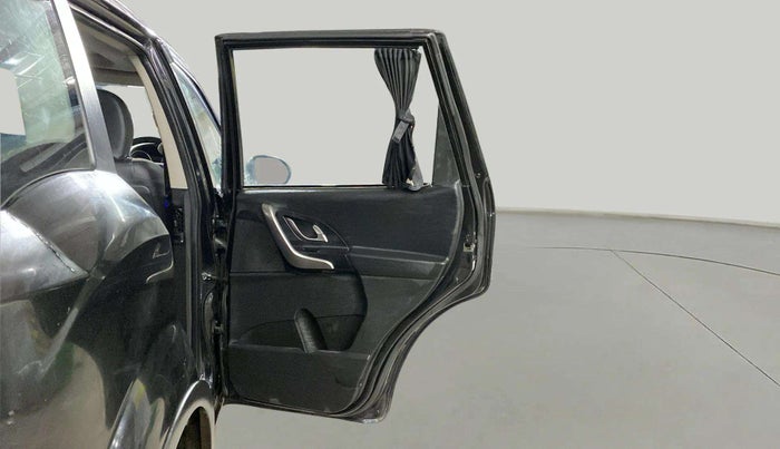 2019 Mahindra XUV500 W9, Diesel, Manual, 35,650 km, RHS Rear Door