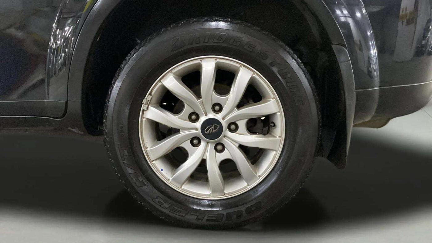 2019 Mahindra XUV500 W9, Diesel, Manual, 35,650 km, Left Rear Wheel