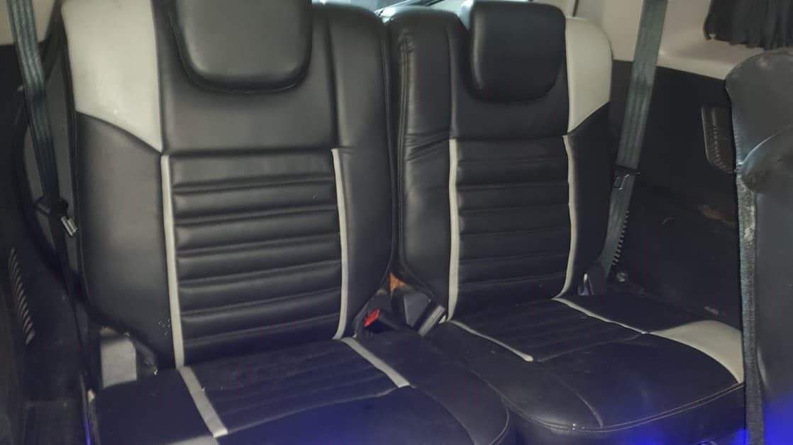 2019 Mahindra XUV500 W9, Diesel, Manual, 35,650 km, Third Seat Row ( optional )