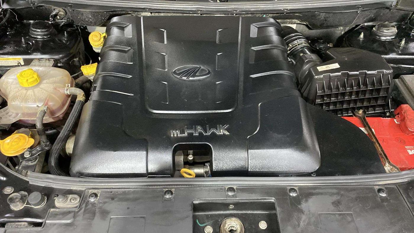 2019 Mahindra XUV500 W9, Diesel, Manual, 35,650 km, Engine View