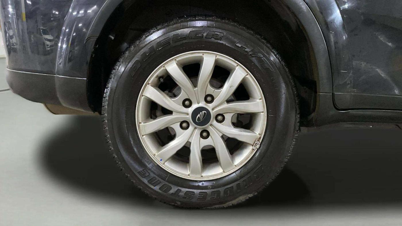 2019 Mahindra XUV500 W9, Diesel, Manual, 35,650 km, Right Rear Wheel
