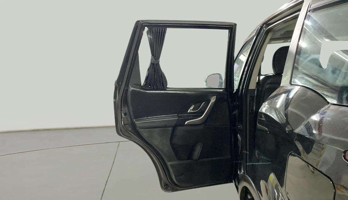 2019 Mahindra XUV500 W9, Diesel, Manual, 35,650 km, LHS Rear Door