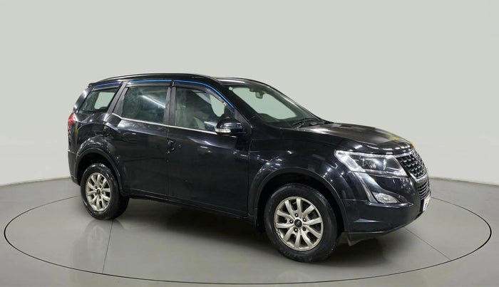 2019 Mahindra XUV500 W9, Diesel, Manual, 35,650 km, Right Front Diagonal