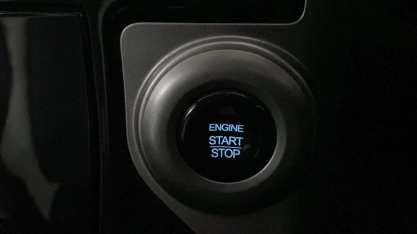 2019 Mahindra XUV500 W9, Diesel, Manual, 35,650 km, Keyless Start/ Stop Button