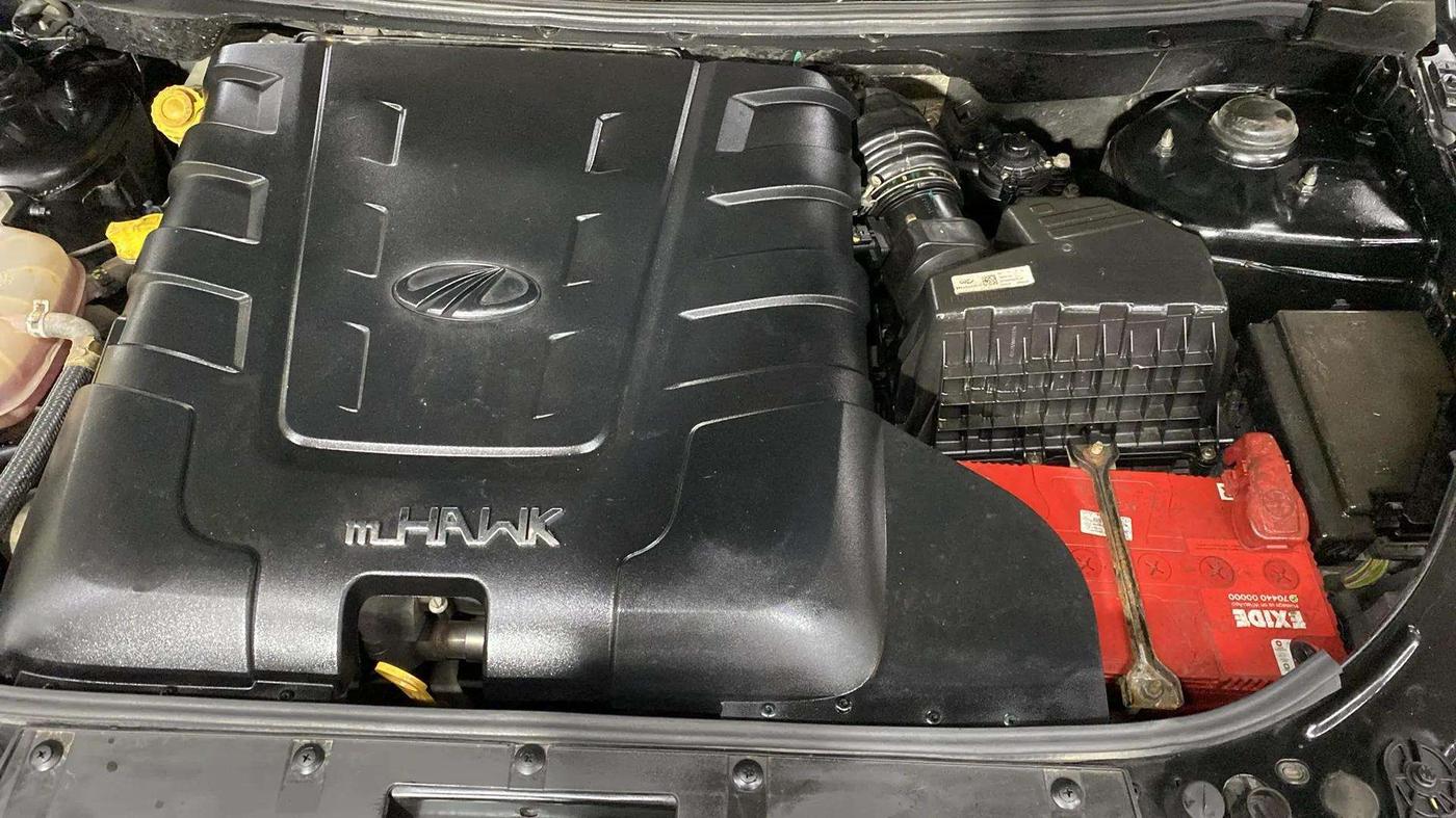 2019 Mahindra XUV500 W9, Diesel, Manual, 35,650 km, Engine View - Left