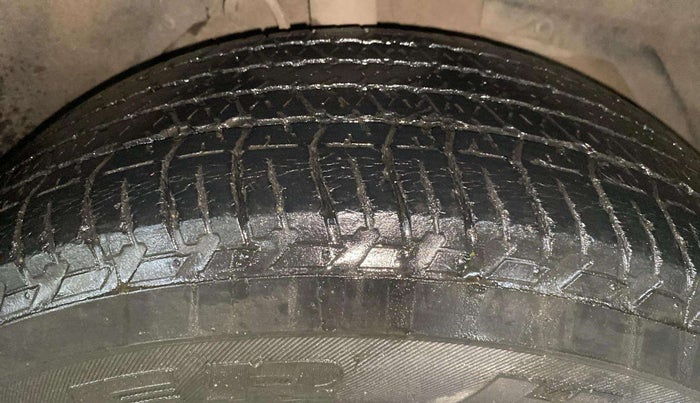 2019 Mahindra XUV500 W9, Diesel, Manual, 35,650 km, Right Front Tyre Tread