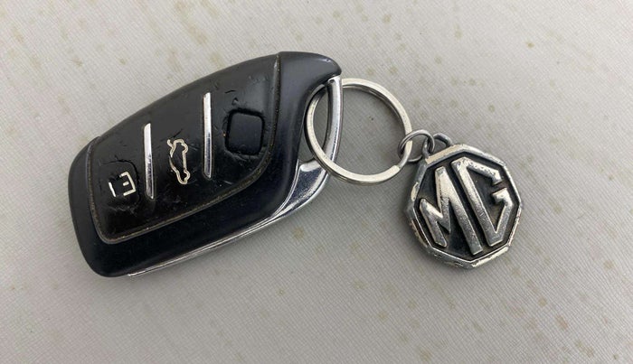 2022 MG ASTOR SHARP 1.5 CVT, Petrol, Automatic, 62,709 km, Key Close Up