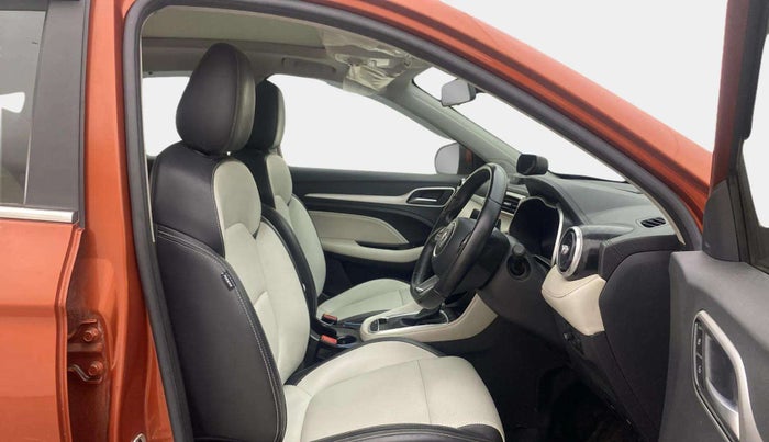 2022 MG ASTOR SHARP 1.5 CVT, Petrol, Automatic, 62,709 km, Right Side Front Door Cabin