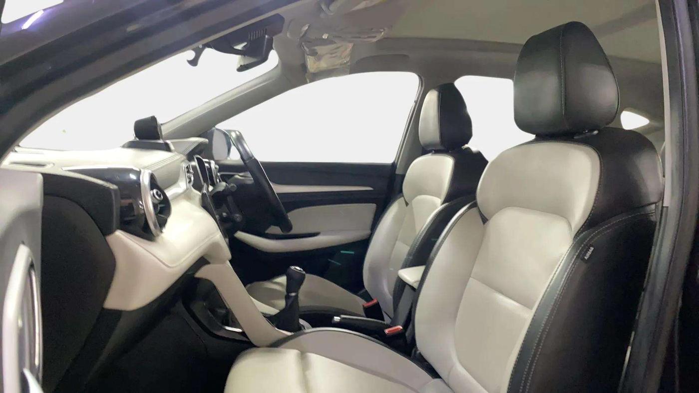 2022 MG ASTOR SHARP 1.5 MT, Petrol, Manual, 56,515 km, Right Side Front Door Cabin