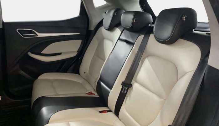 2022 MG ASTOR SHARP 1.5 MT, Petrol, Manual, 56,489 km, Right Side Rear Door Cabin