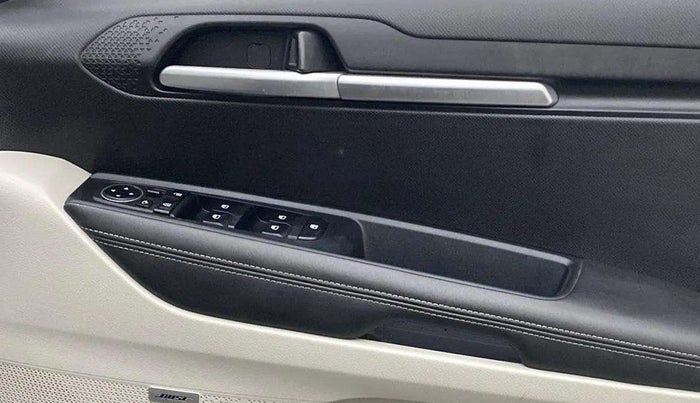 2021 KIA SONET HTX PLUS 1.0 IMT, Petrol, Manual, 52,405 km, Driver Side Door Panels Control