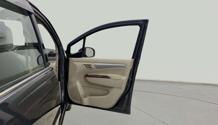 2017 Maruti Ertiga ZXI+, Petrol, Manual, 45,488 km, RHS Front Door