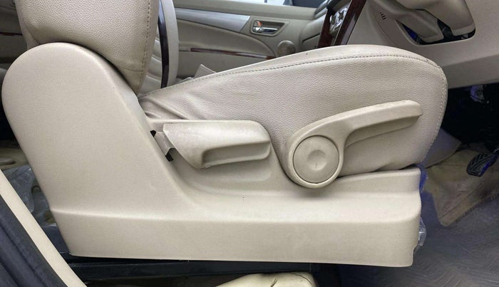 2017 Maruti Ertiga ZXI+, Petrol, Manual, 45,488 km, Driver Side Adjustment Panel