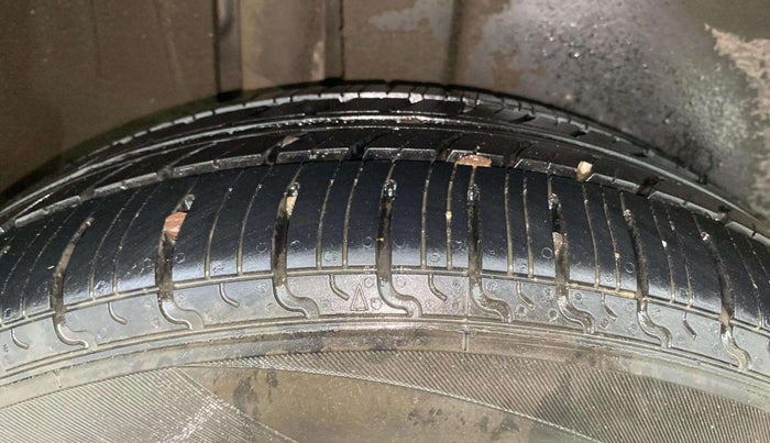2017 Maruti Ertiga ZXI+, Petrol, Manual, 45,488 km, Right Rear Tyre Tread
