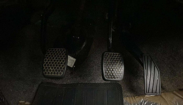 2020 Maruti Alto VXI, Petrol, Manual, 60,777 km, Pedals