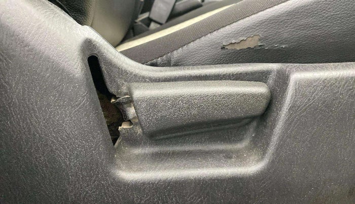 2020 Maruti Alto VXI, Petrol, Manual, 60,777 km, Driver Side Adjustment Panel