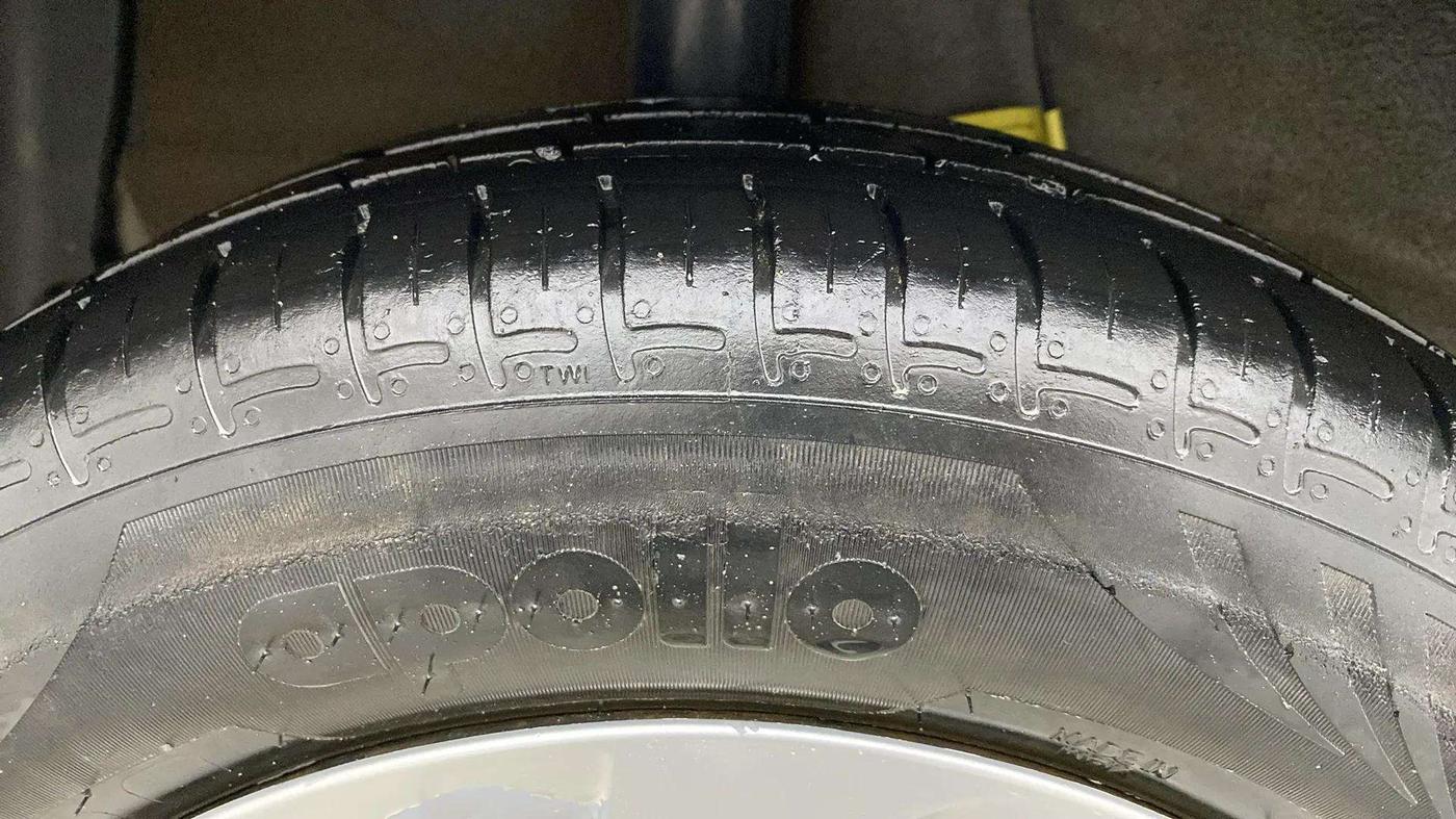 2021 Hyundai AURA S 1.2, Petrol, Manual, 61,214 km, Left Rear Tyre Tread