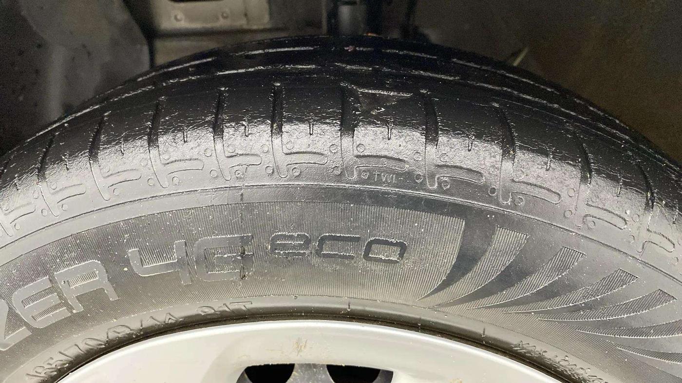 2021 Hyundai AURA S 1.2, Petrol, Manual, 61,214 km, Right Front Tyre Tread