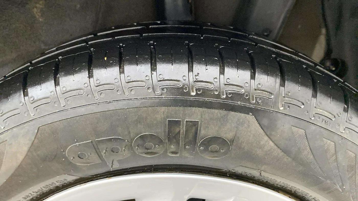 2021 Hyundai AURA S 1.2, Petrol, Manual, 61,214 km, Right Rear Tyre Tread