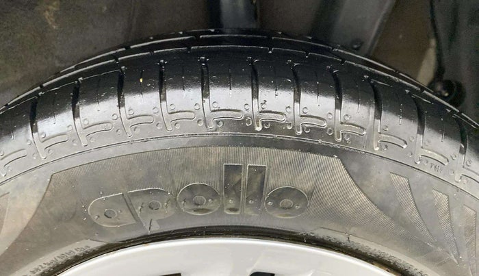 2021 Hyundai AURA S 1.2, Petrol, Manual, 61,214 km, Right Rear Tyre Tread