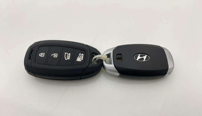 2021 Hyundai Verna SX (O)1.5 VTVT, Petrol, Manual, 58,494 km, Key Close Up