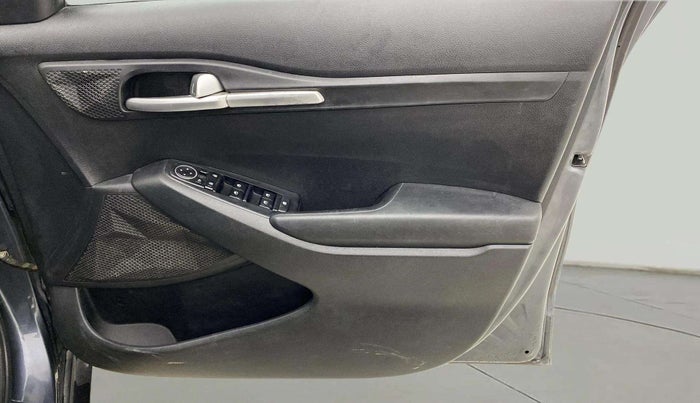 2020 KIA SELTOS HTK PLUS AT 1.5 DIESEL, Diesel, Automatic, 76,442 km, Driver Side Door Panels Control