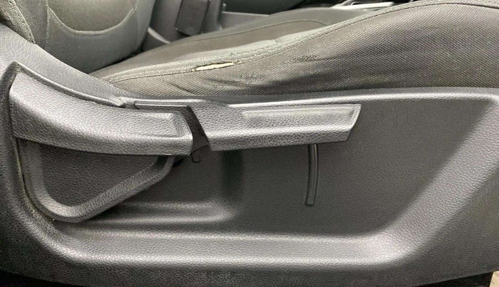2020 KIA SELTOS HTK PLUS AT 1.5 DIESEL, Diesel, Automatic, 76,442 km, Driver Side Adjustment Panel