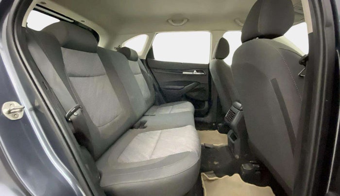 2020 KIA SELTOS HTK PLUS AT 1.5 DIESEL, Diesel, Automatic, 76,442 km, Right Side Rear Door Cabin