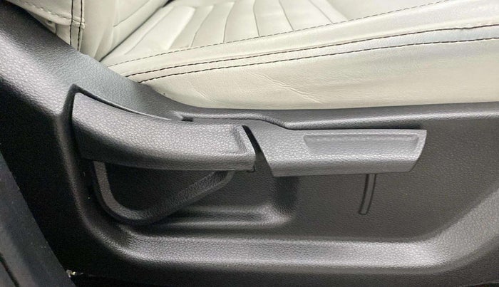 2021 KIA SONET HTX 1.0 IMT, Petrol, Manual, 38,181 km, Driver Side Adjustment Panel