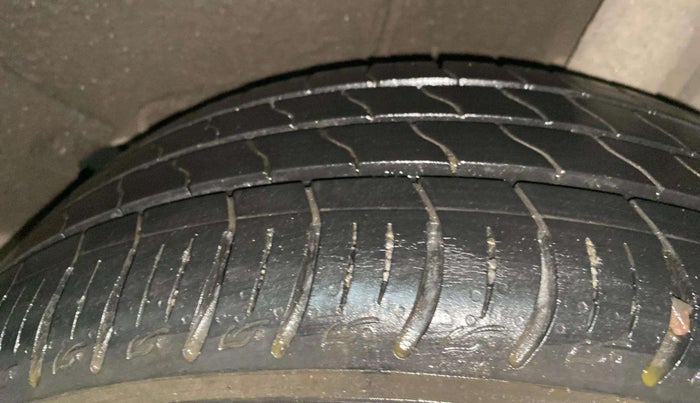 2021 Tata ALTROZ XZ PETROL, Petrol, Manual, 25,324 km, Left Rear Tyre Tread