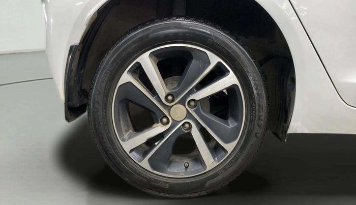 2021 Tata ALTROZ XZ PETROL, Petrol, Manual, 25,324 km, Right Rear Wheel