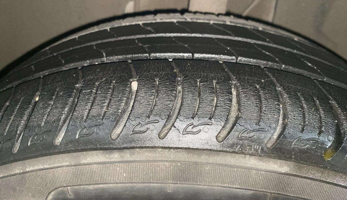 2021 Tata ALTROZ XZ PETROL, Petrol, Manual, 25,324 km, Left Front Tyre Tread