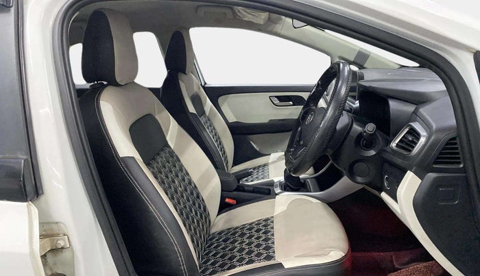 2021 Tata ALTROZ XZ PETROL, Petrol, Manual, 25,324 km, Right Side Front Door Cabin