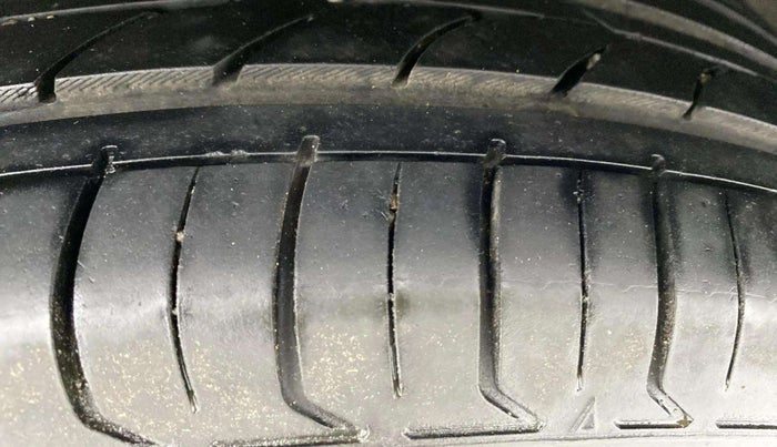 2020 Ford Ecosport TITANIUM 1.5L DIESEL, Diesel, Manual, 1,39,858 km, Left Rear Tyre Tread