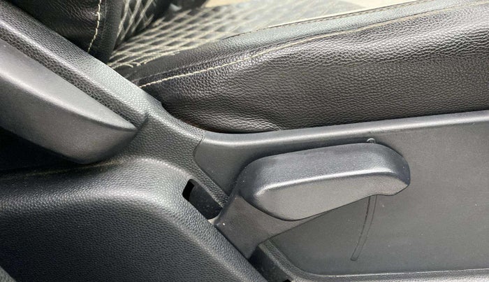 2020 Ford Ecosport TITANIUM 1.5L DIESEL, Diesel, Manual, 1,39,858 km, Driver Side Adjustment Panel